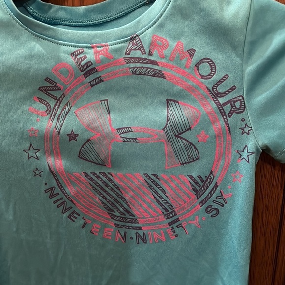 Under Armour heat gear shirt​​, girl, EUC - Picture 2 of 4